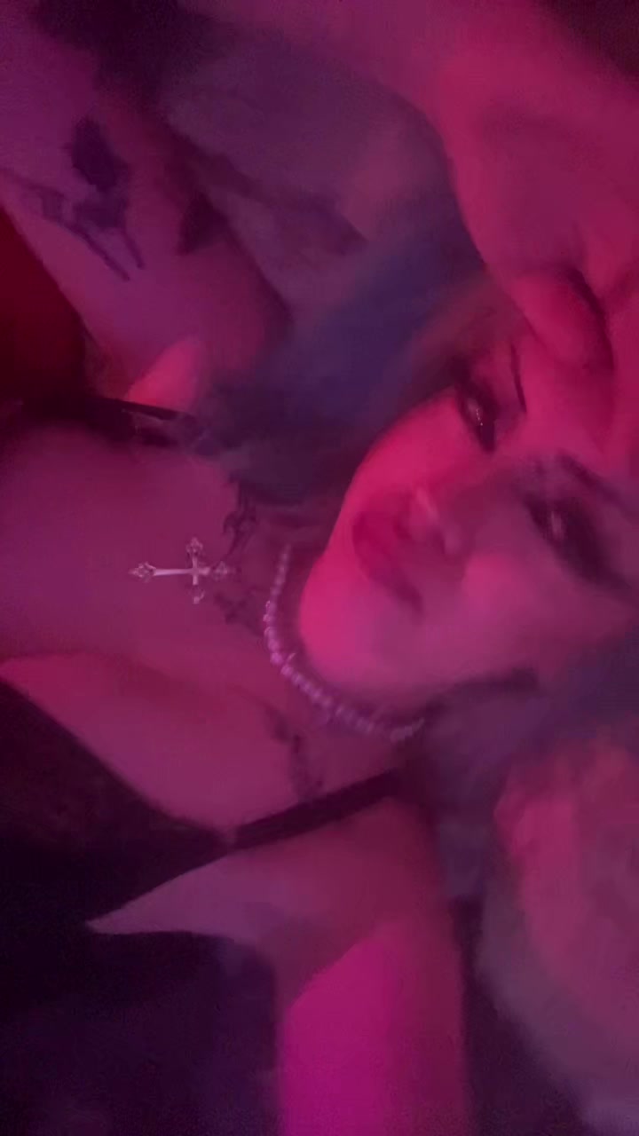 @Ellie_xox