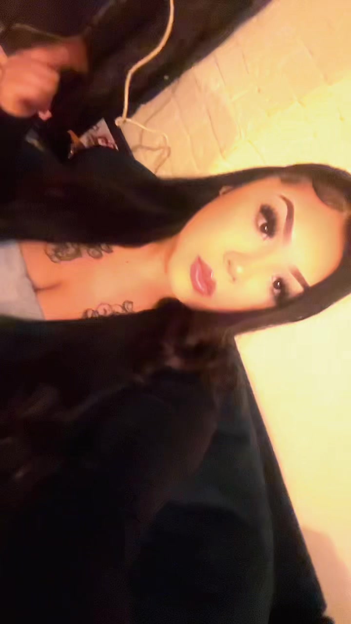@Dess🍒
