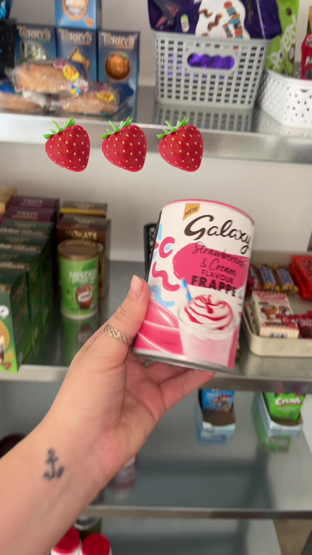 @Bellasboxesuk