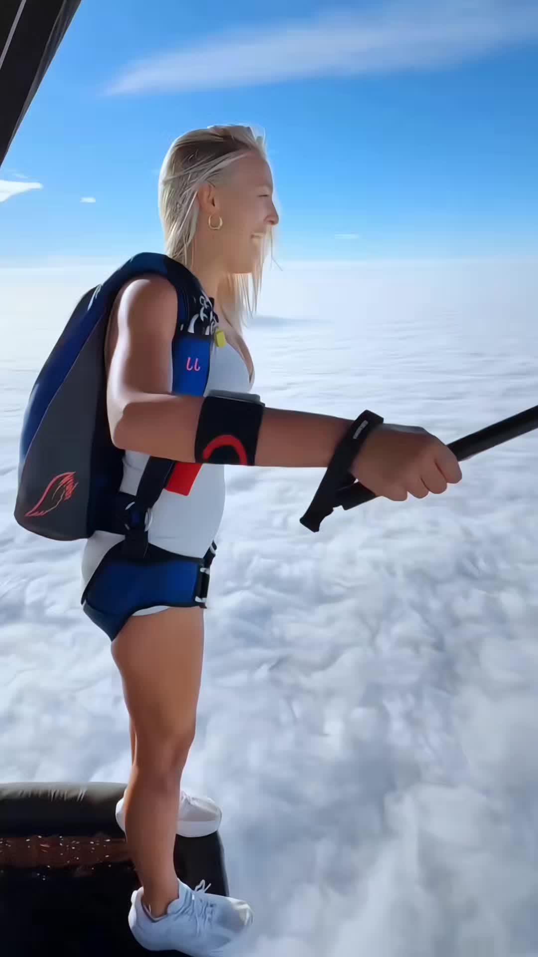 @SKY DIVING 🤿