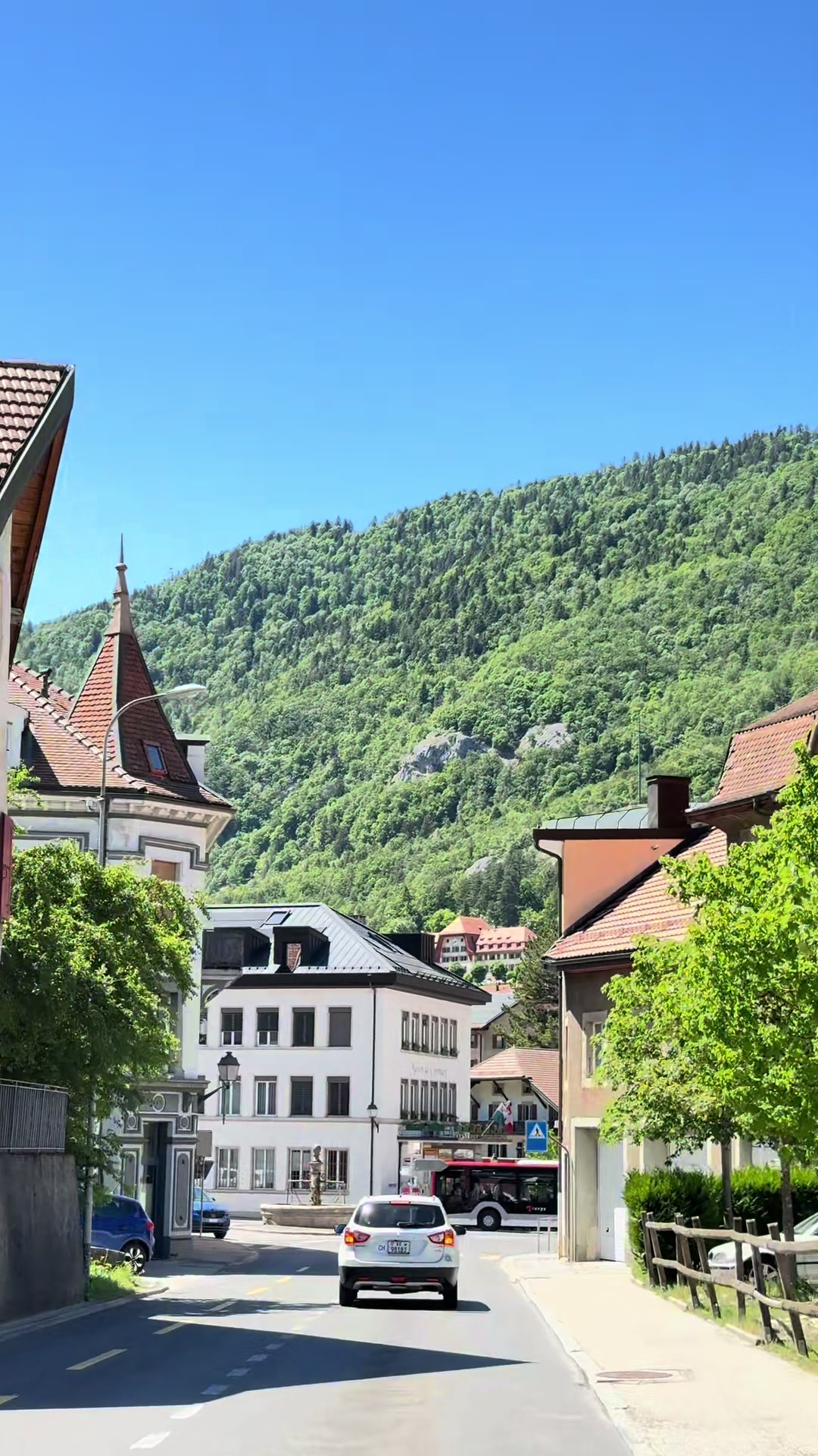 @Anastacia🇨🇭