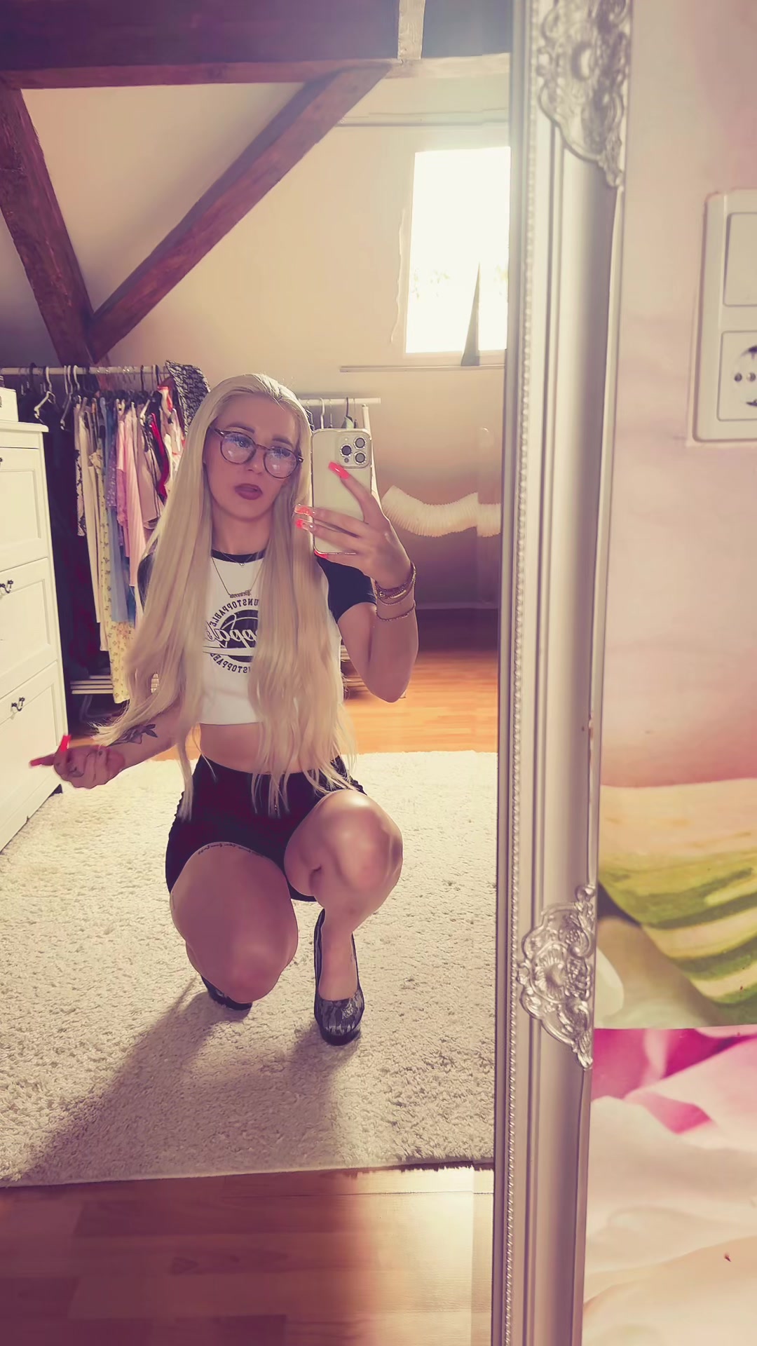 @J1na_J1na_Official_