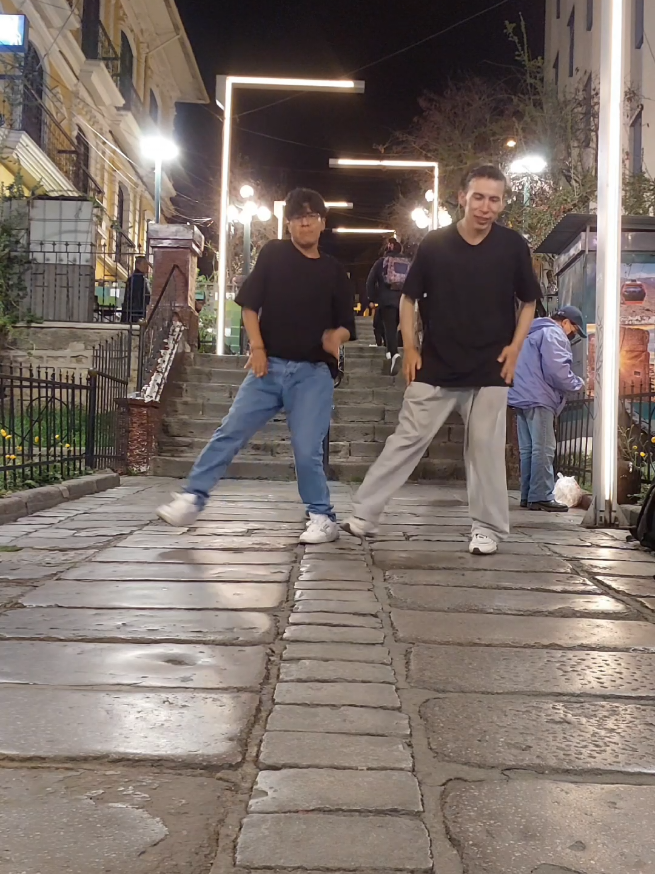 @Luis Mújica