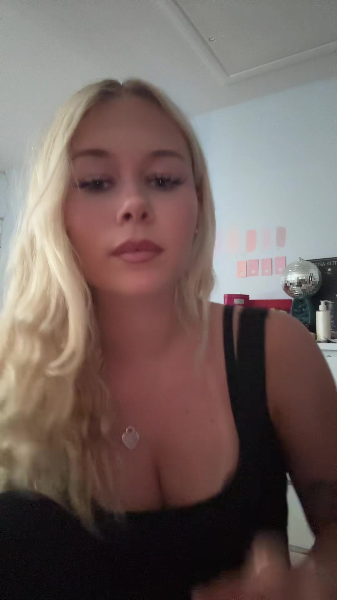 @✰