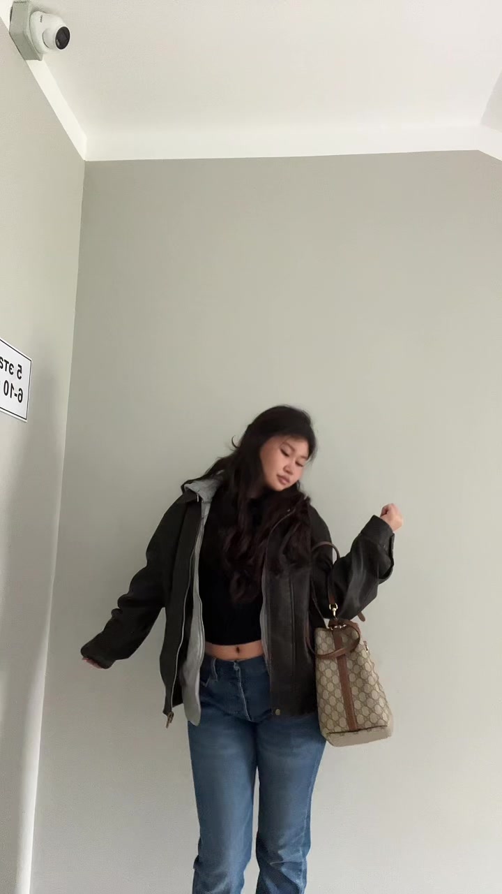 @098bv