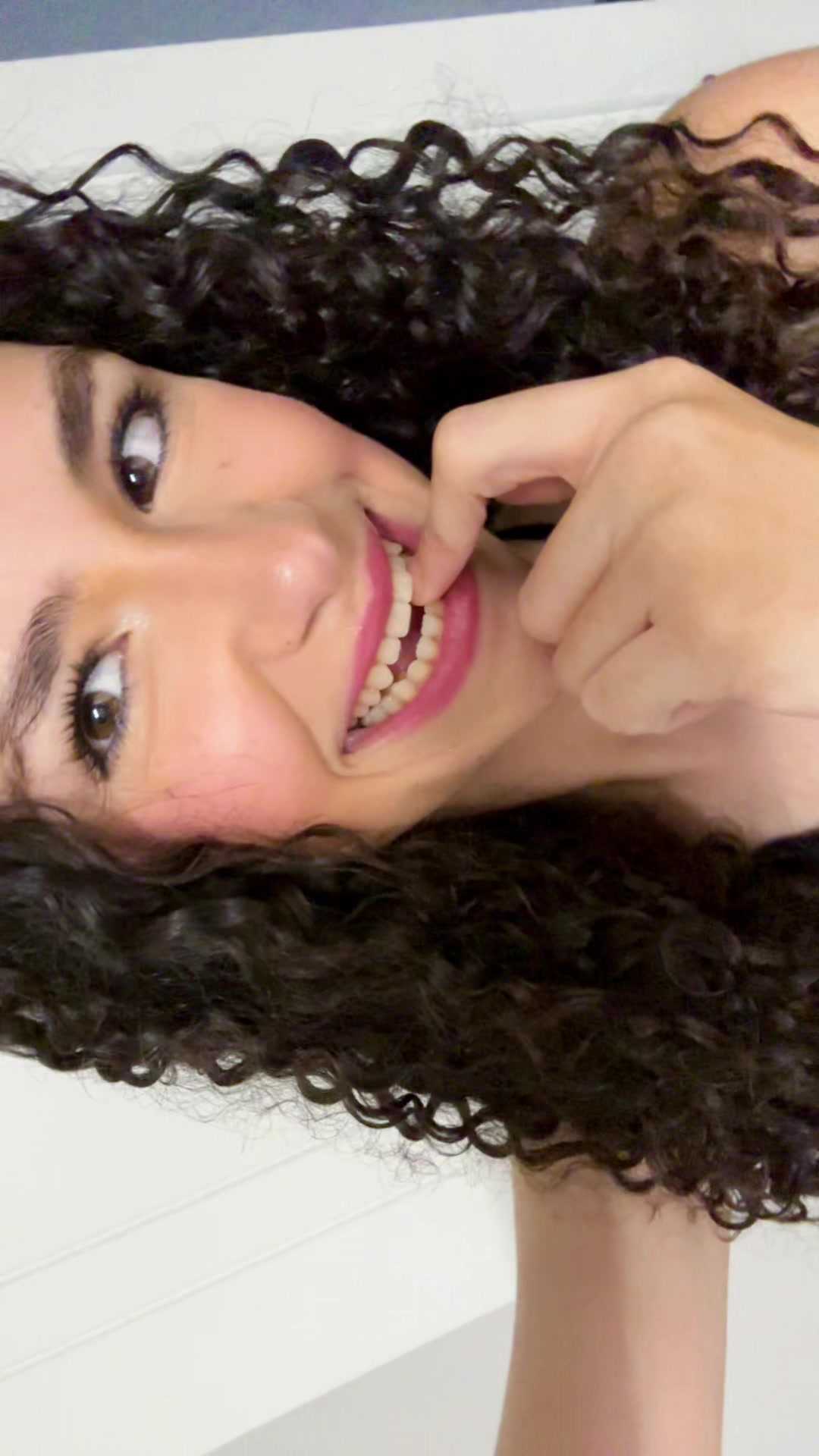 @curly 𝑔𝑖𝑟𝑙٭