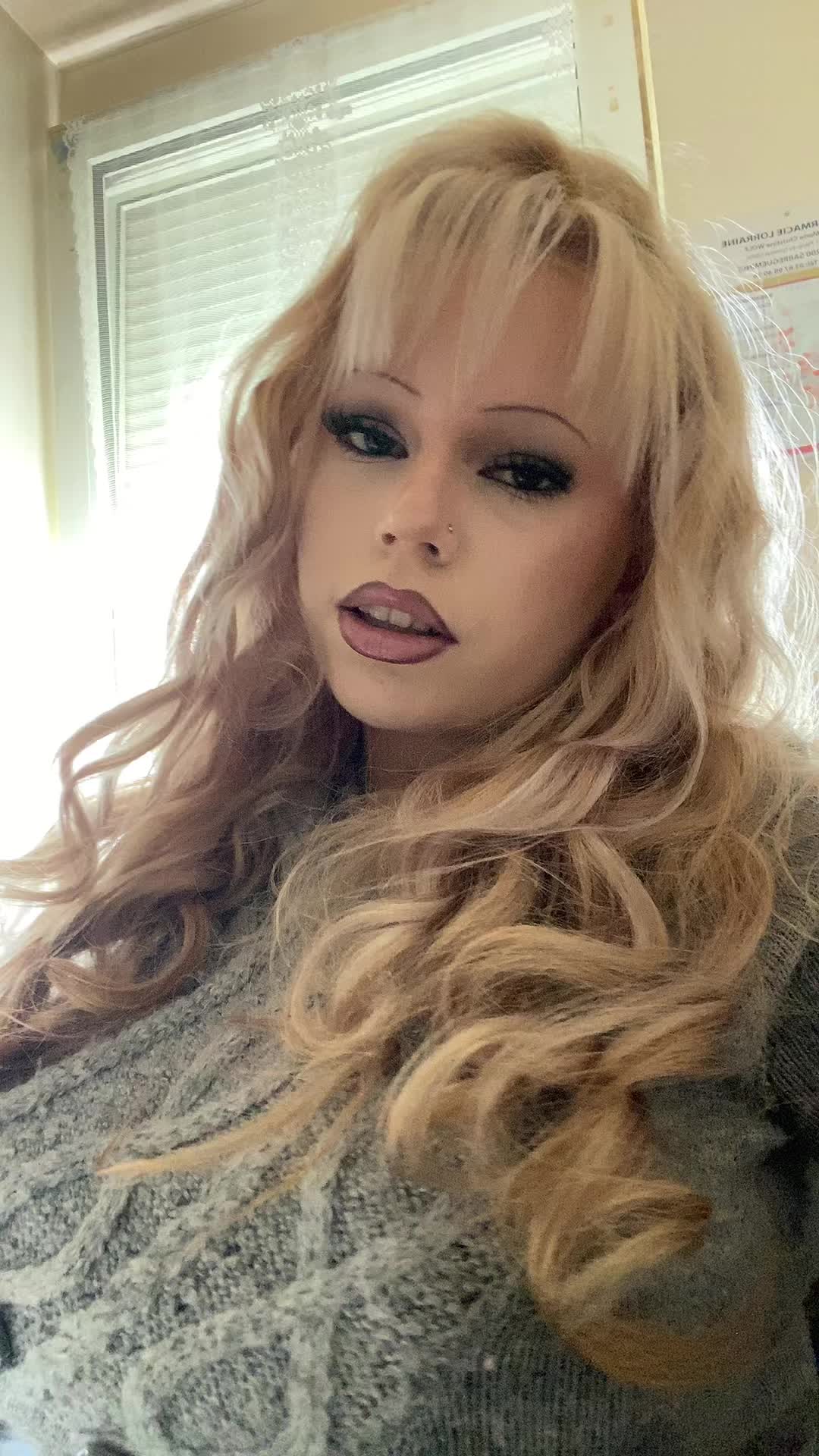 @ℬ𝒶𝓇𝒷 𝒲𝒾𝓇ℯ (💋🐆🎞️🍒)