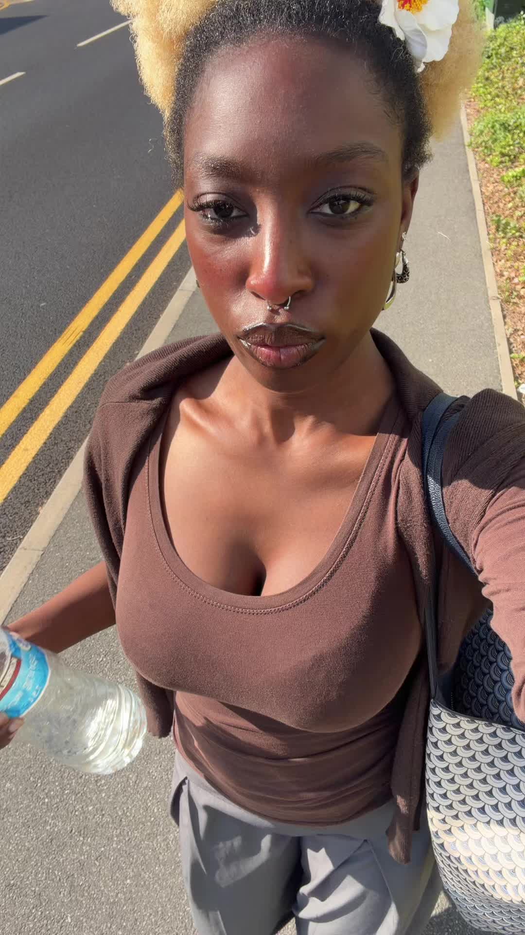 @aliya🧝🏾♀️