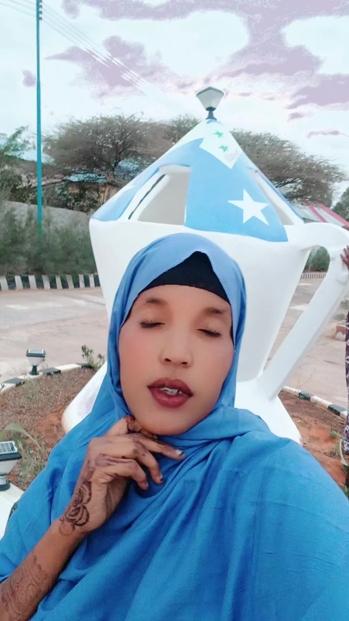 @Ayeeyo Xaliimo