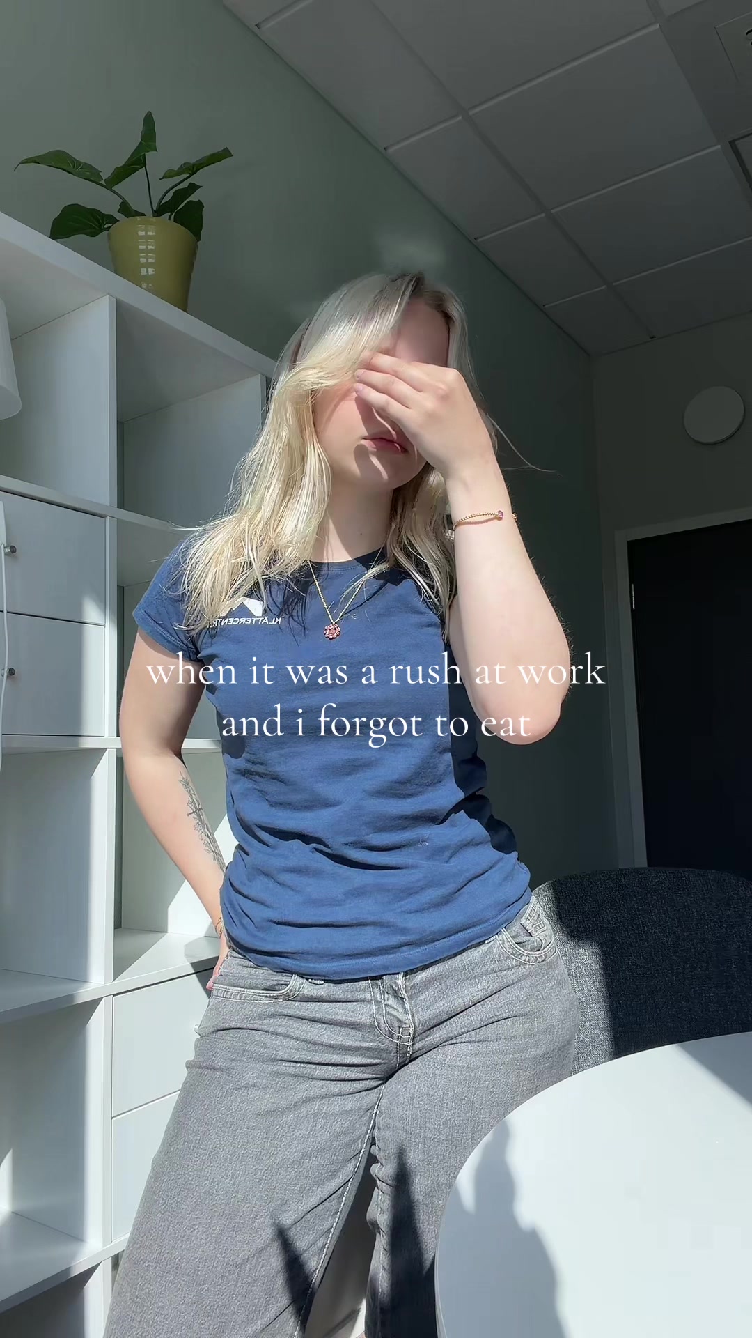 @elisedrinksalmondmilk