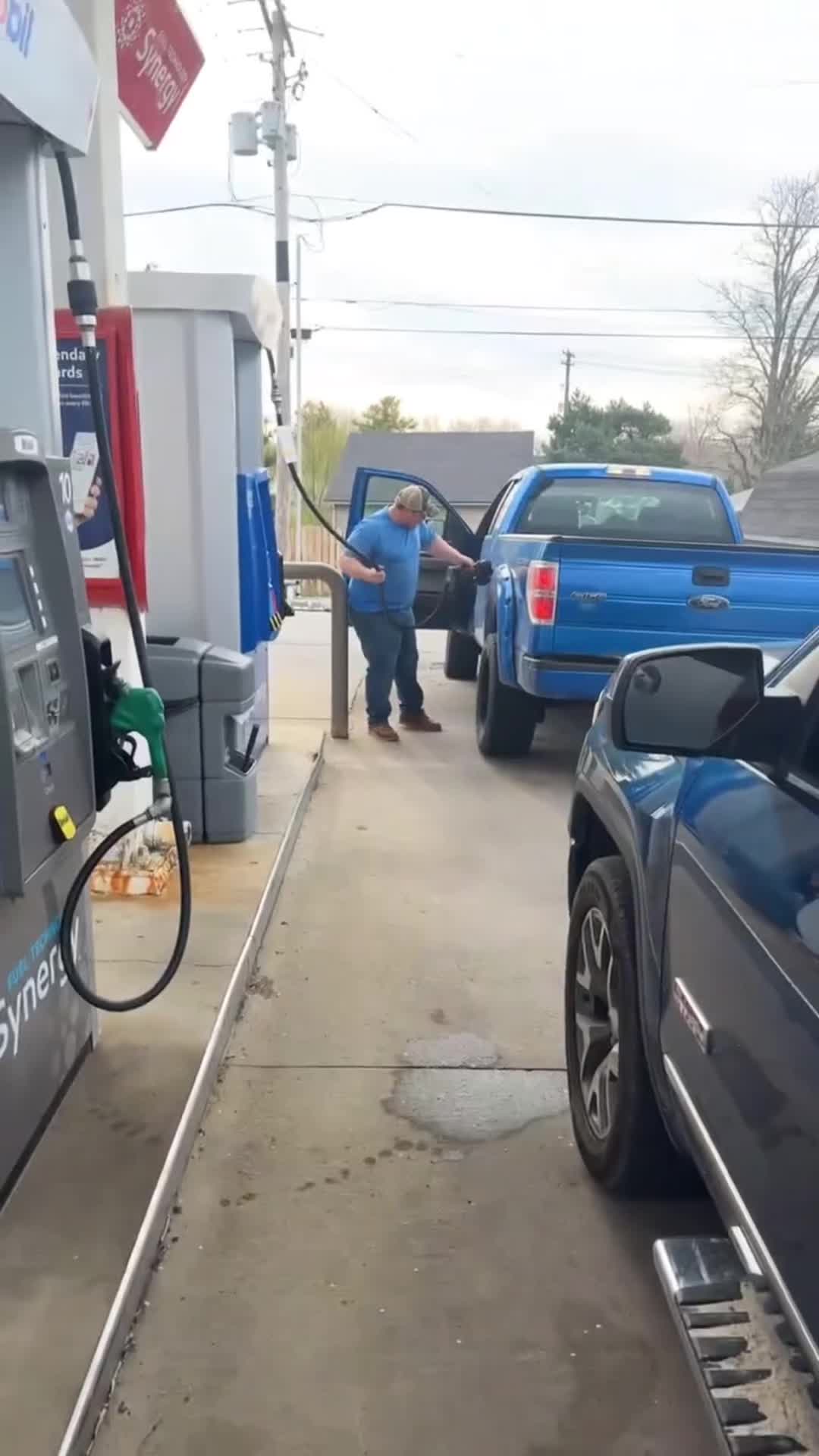 @CoupleTrolls