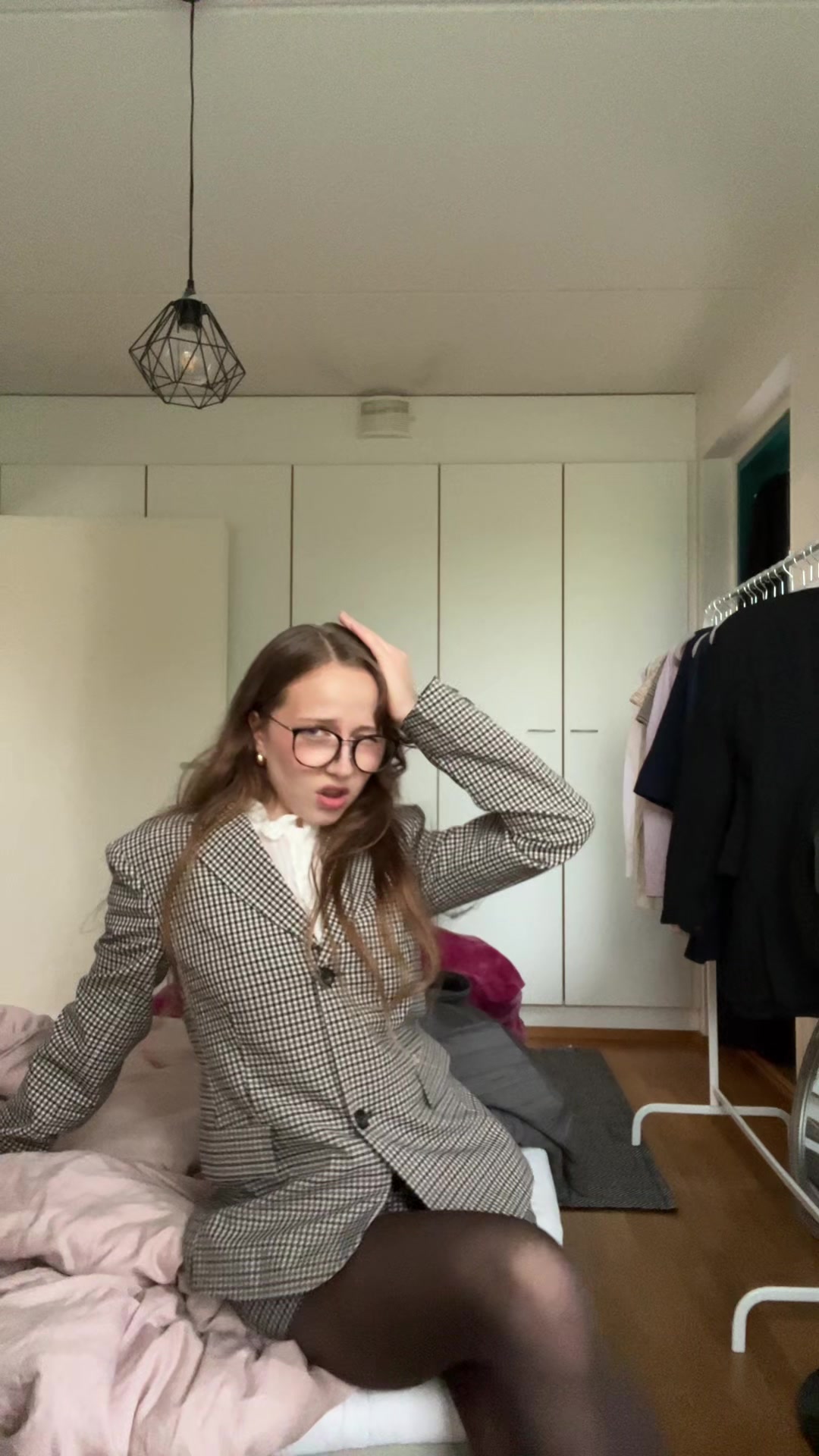 @Ella