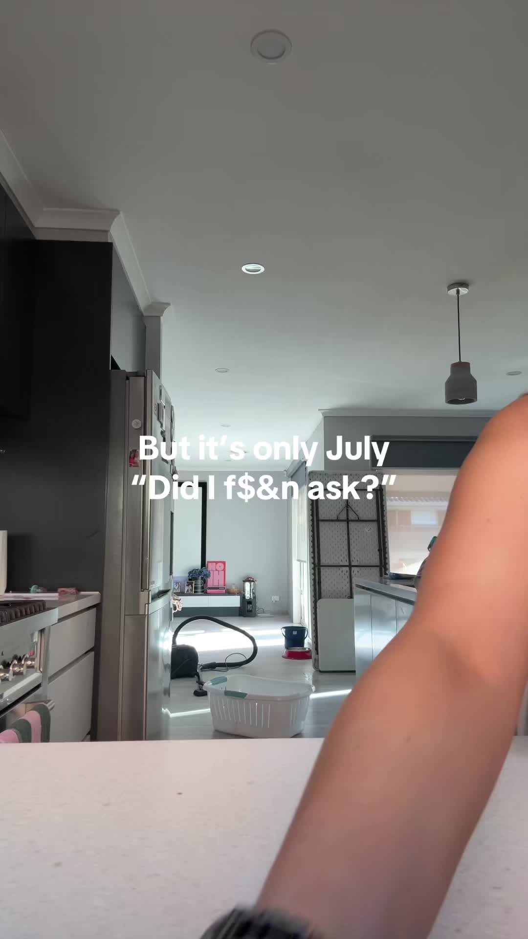 @evelyn_