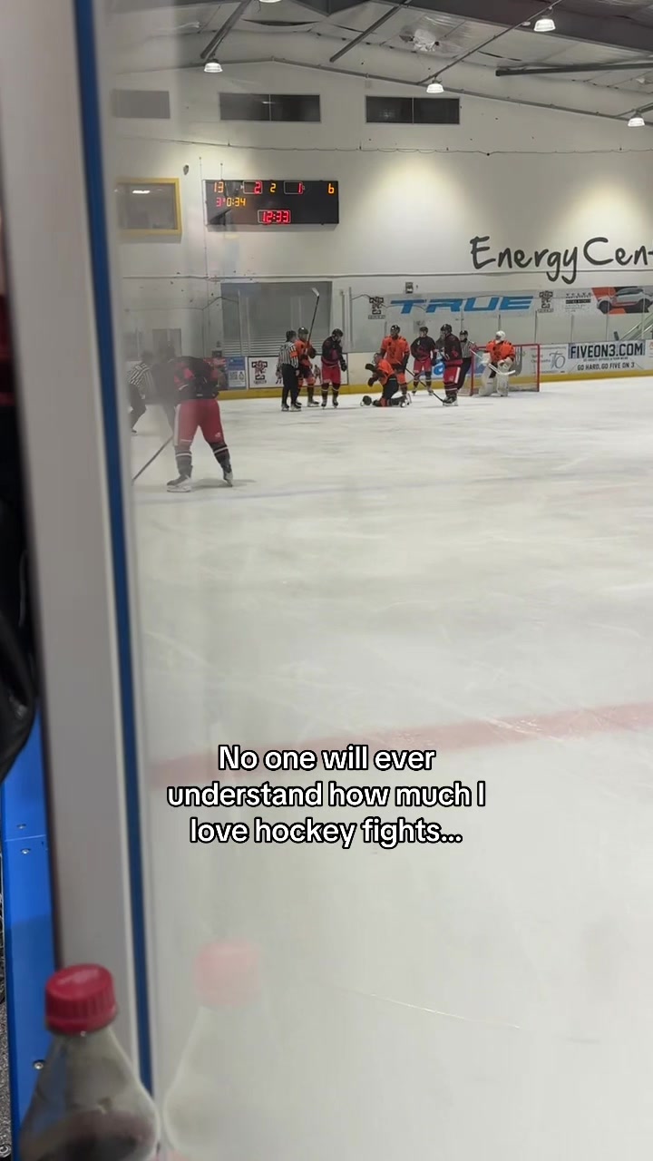 @Telford_girls_at_the_rink