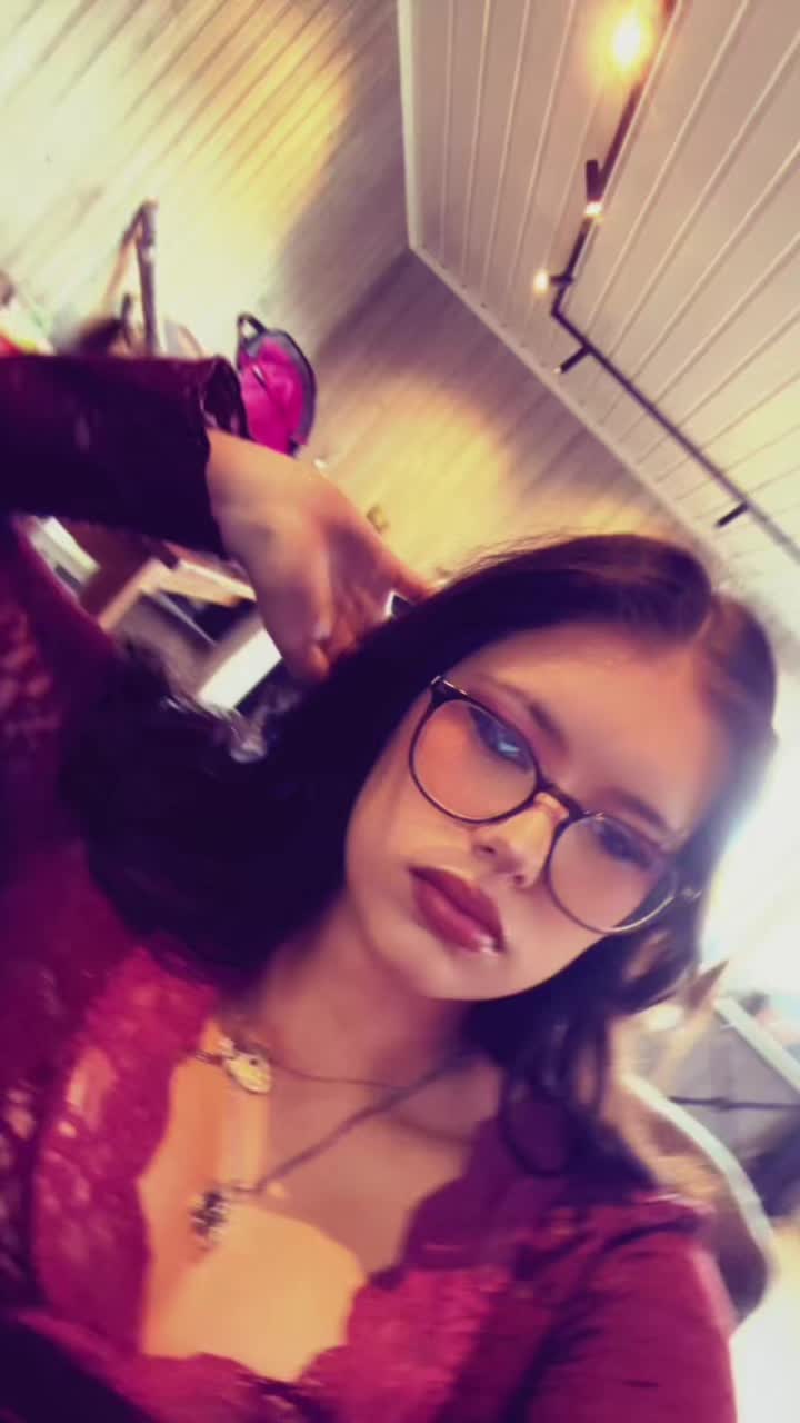 @Katha ✞ &sup3;&sup3; &sup2;&sup2; &sup1;⁶🏎️