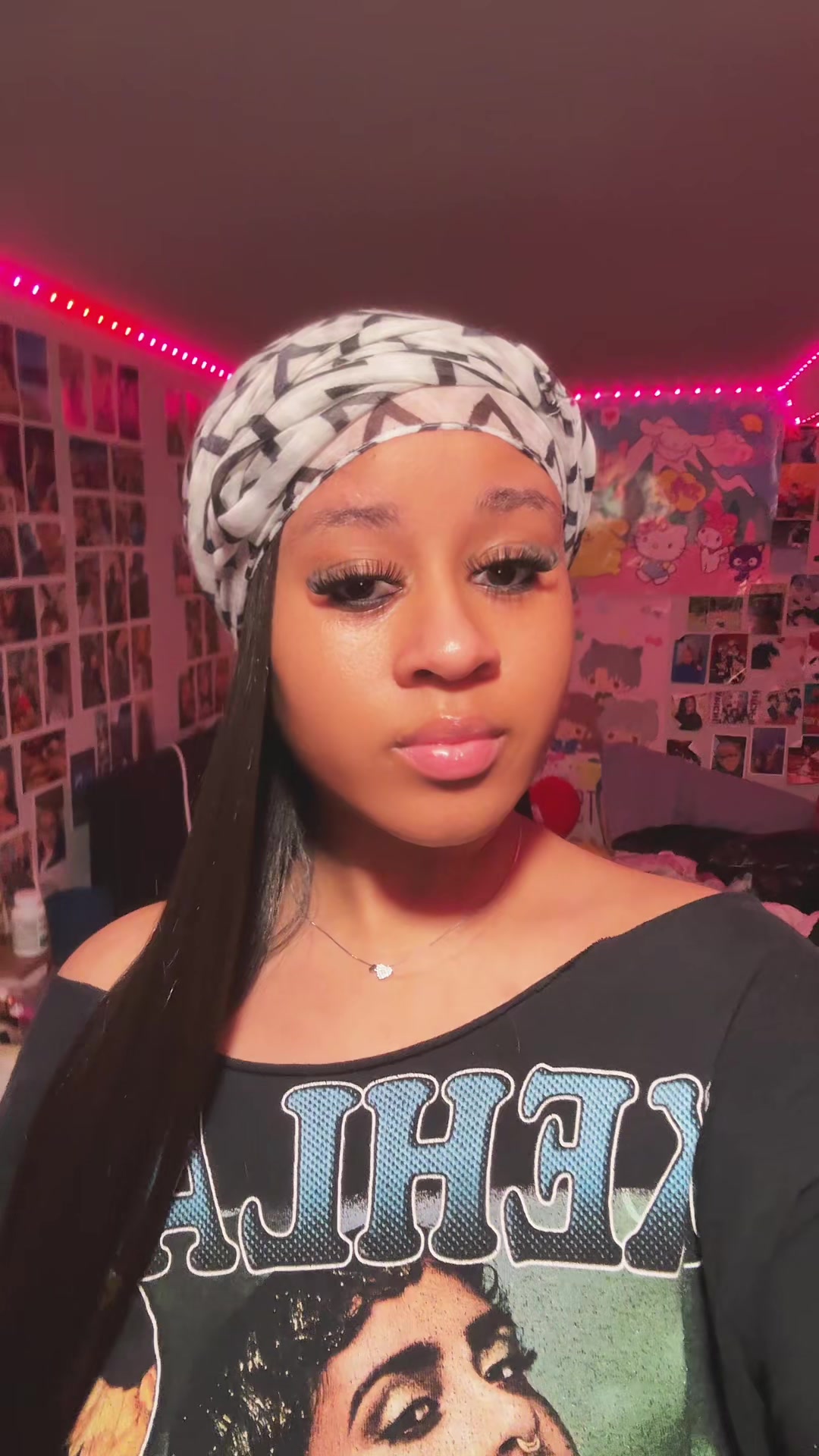 @Nik♡.