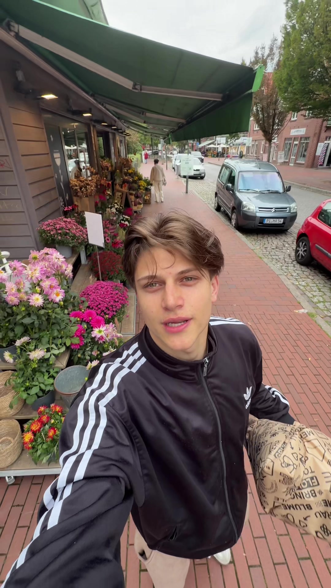 @Simon.lux