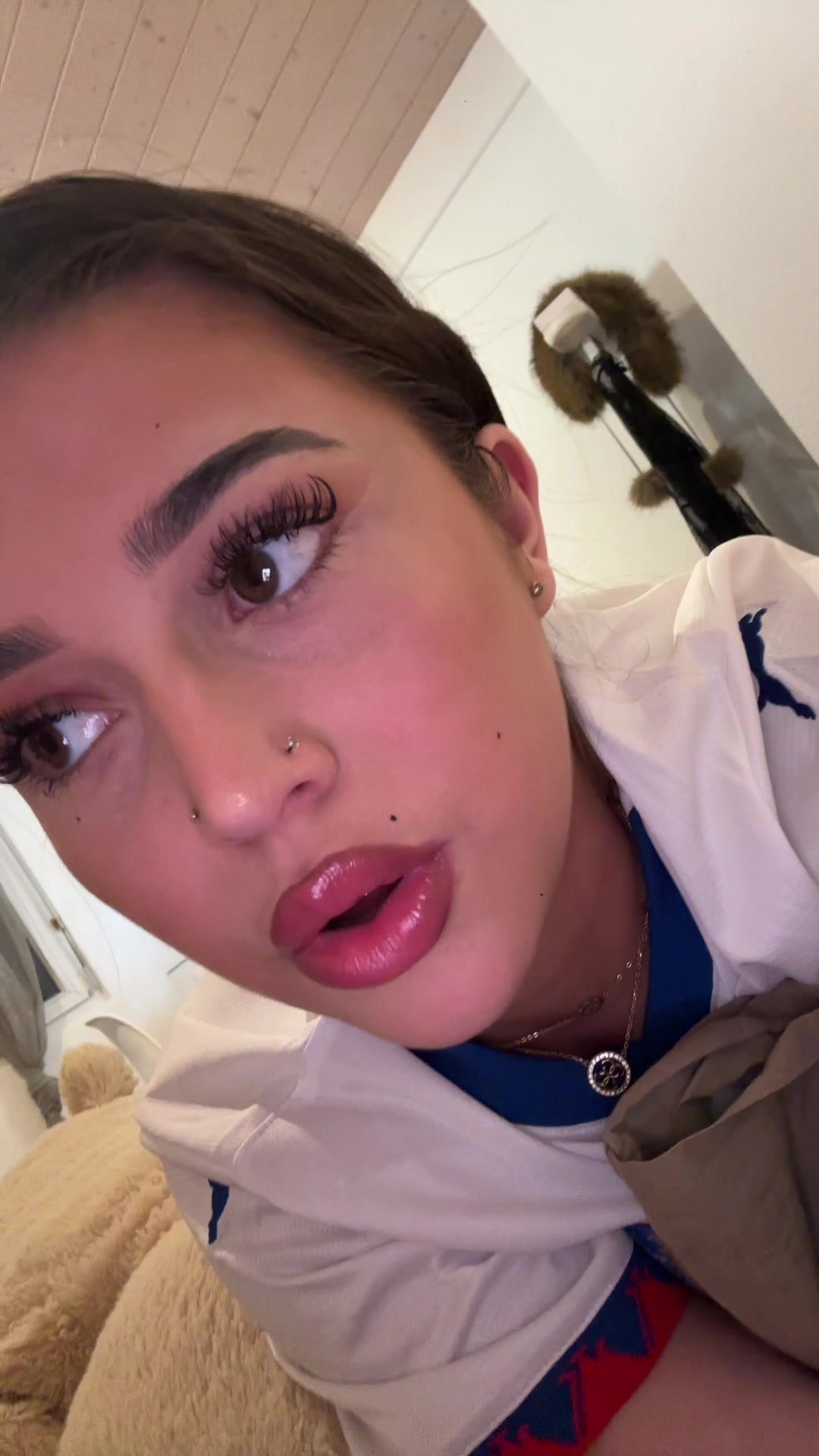 @LUVLAURI 🦋
