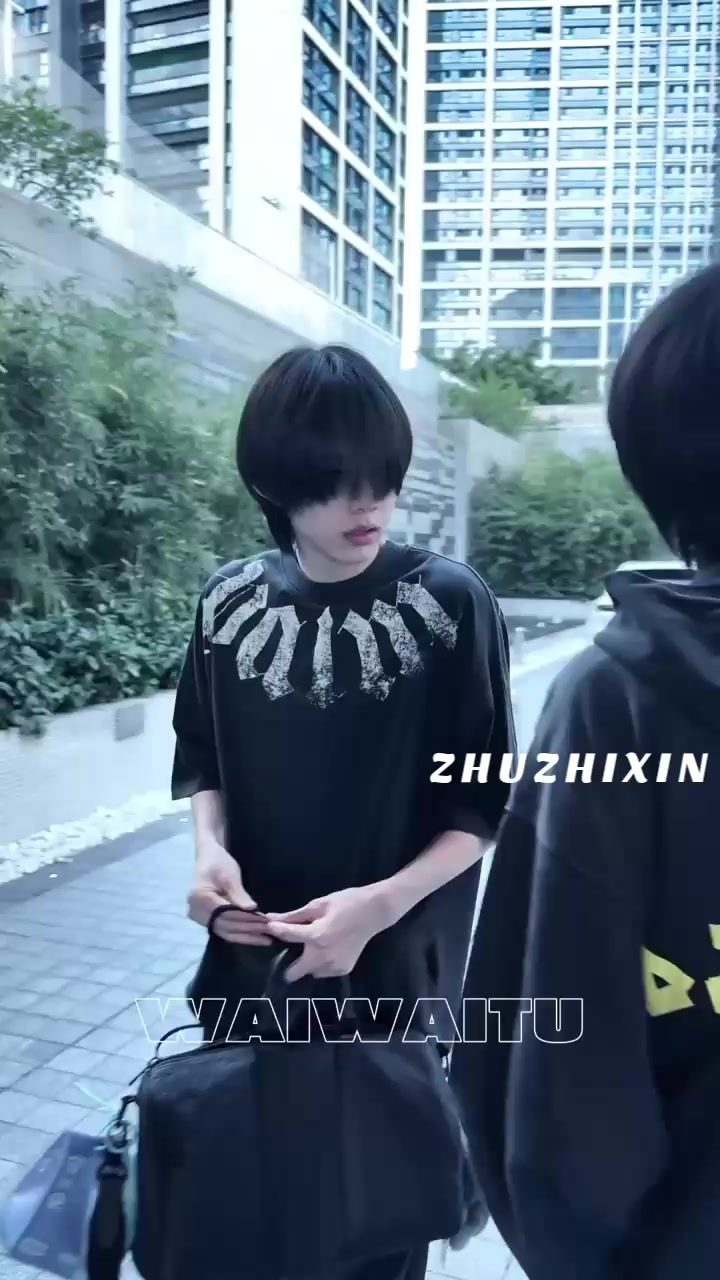 @⋆˚࿔𝒁𝒉𝒖𝒁𝒉𝒊𝑿𝒊𝒏𝜗𝜚˚⋆