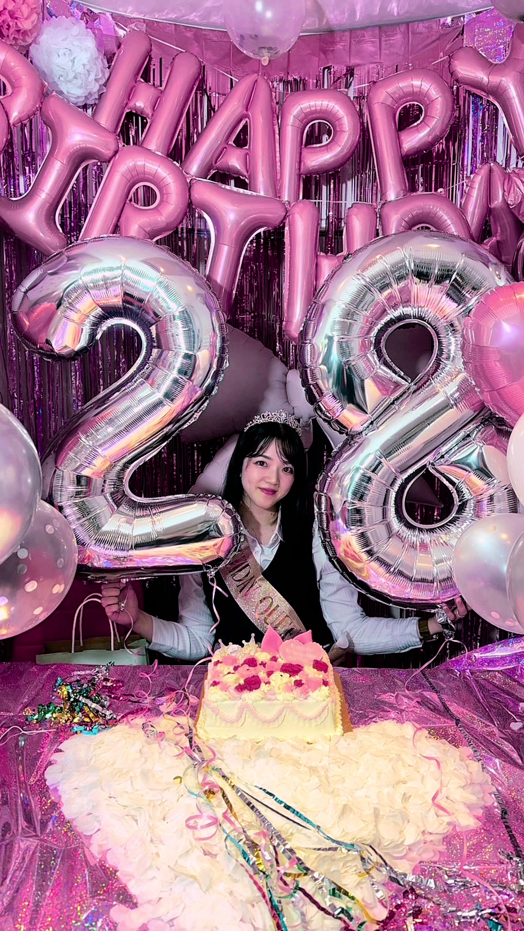 @歌舞伎町に花咲く電工女子達|電気工事|光の世界