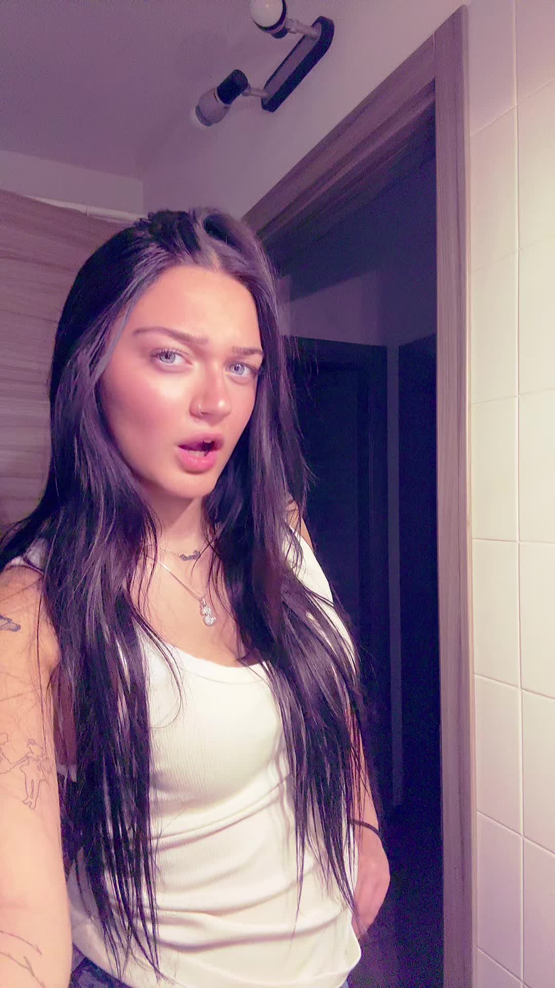 @stillthatsara