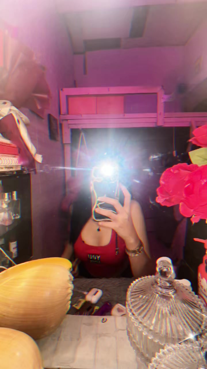@Seleneee