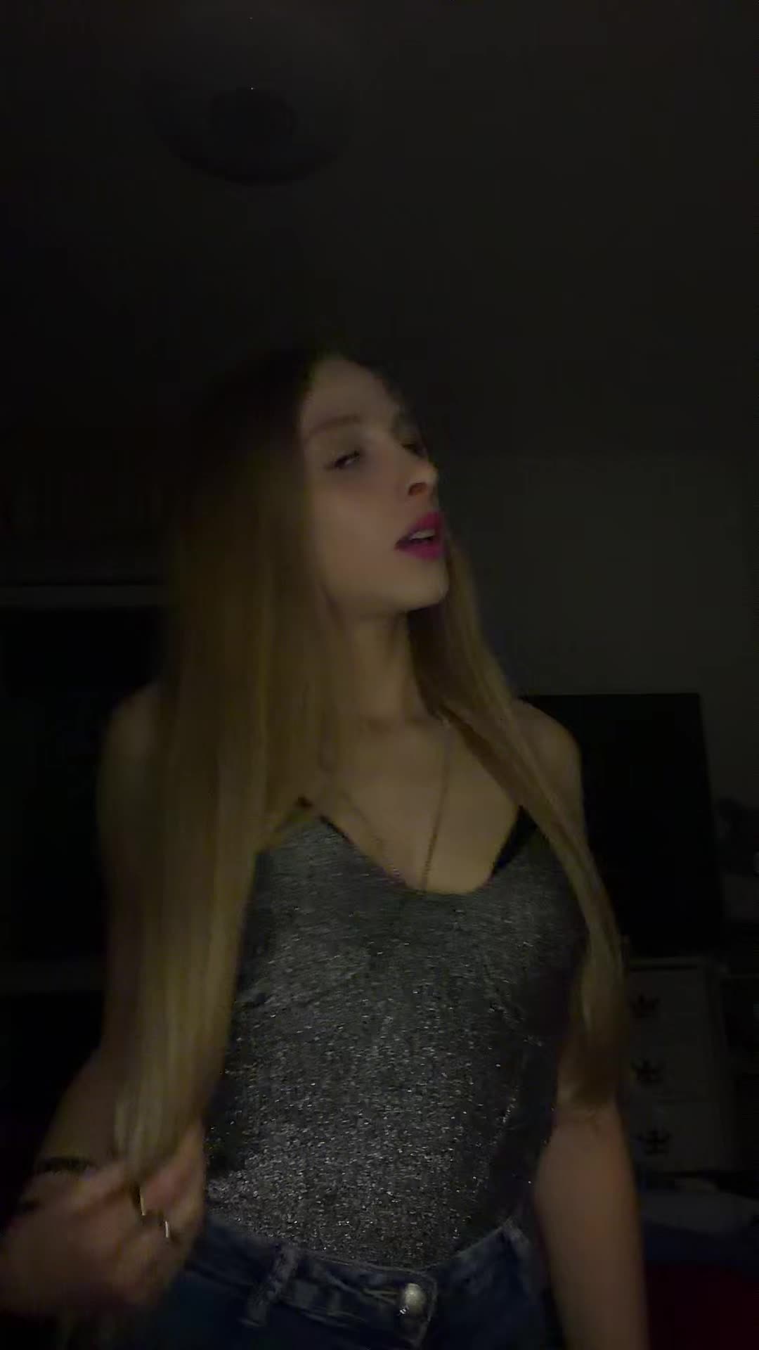@FRYDAMA_Singer