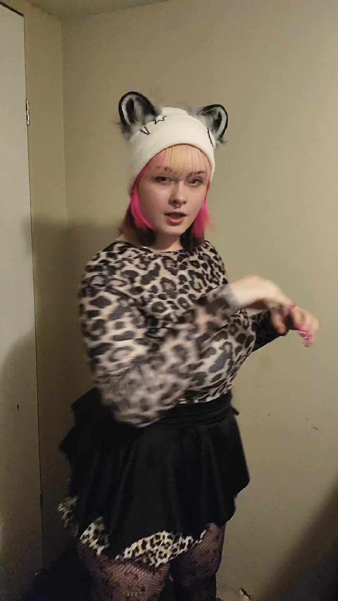 @dino🦕☣️🐶🐆🐰