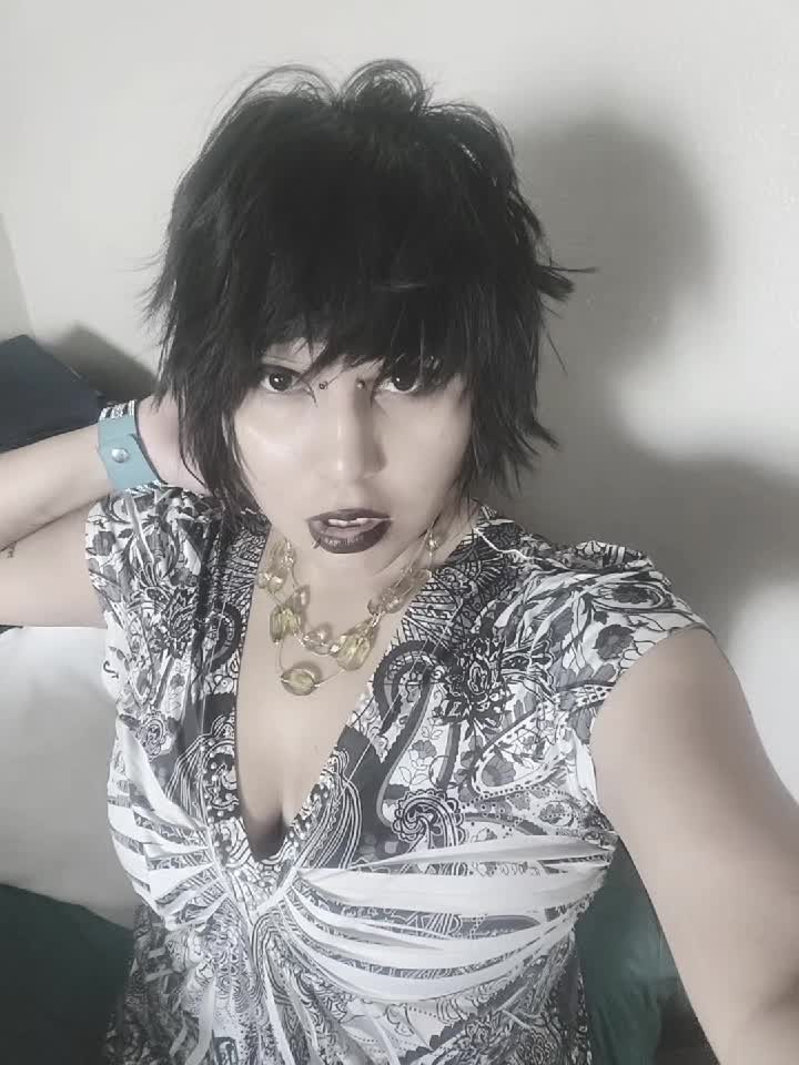 @theskysfallingg