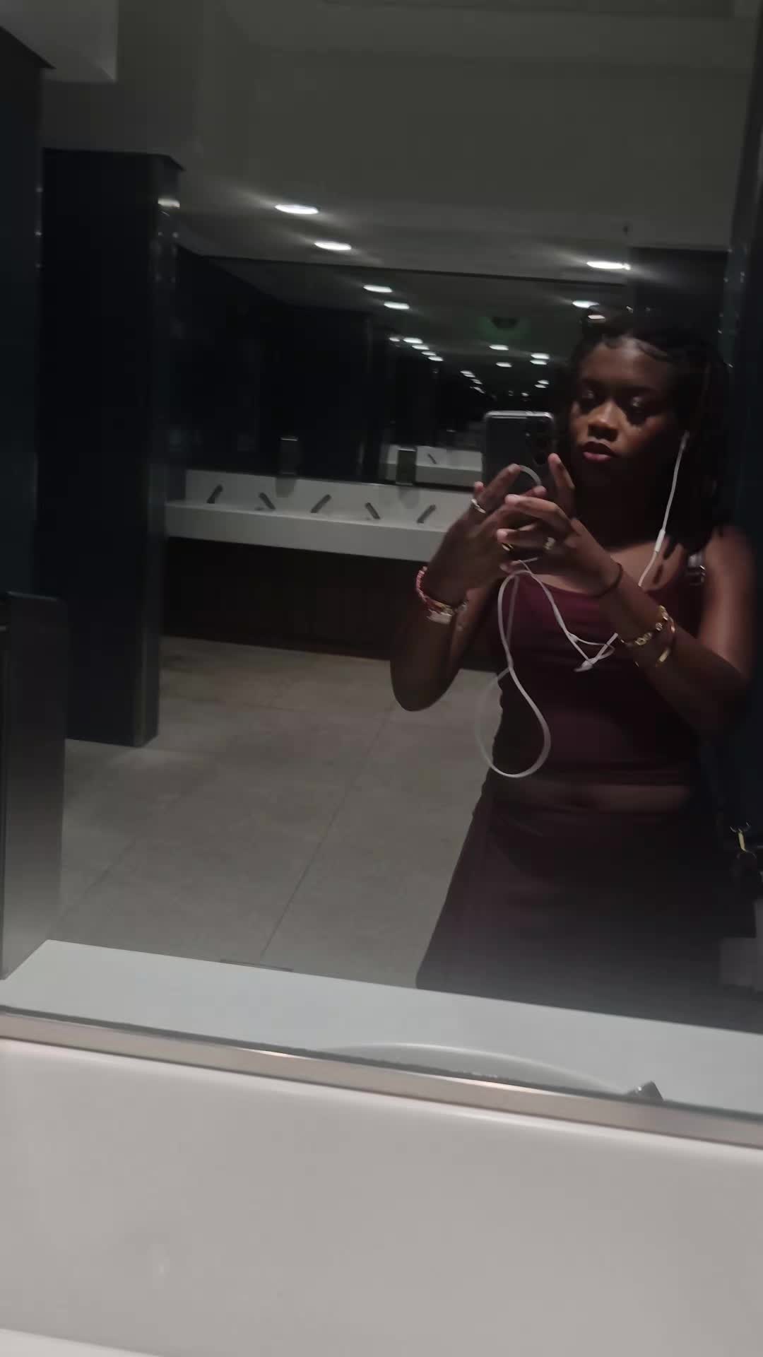 @😋🫰🏾