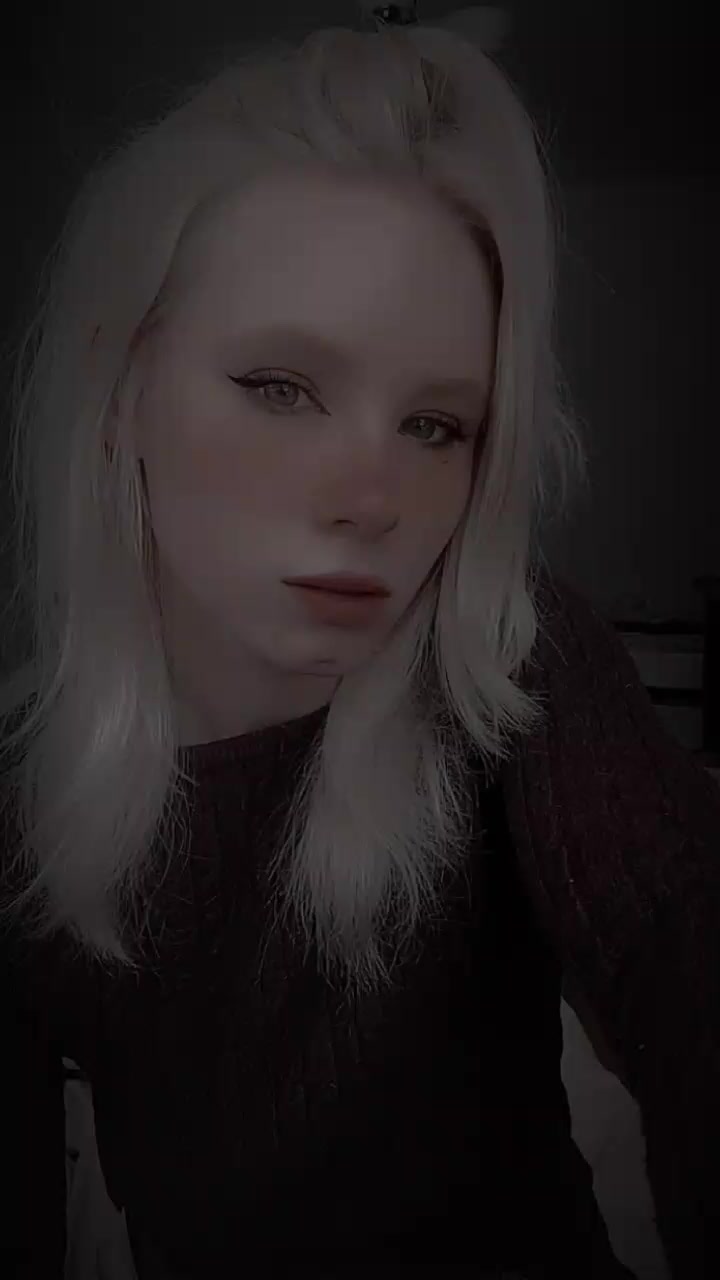 @Анютки🌛