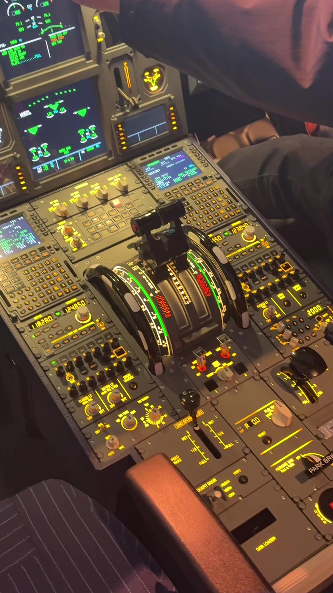 @MikeLovesToFly - Aviation