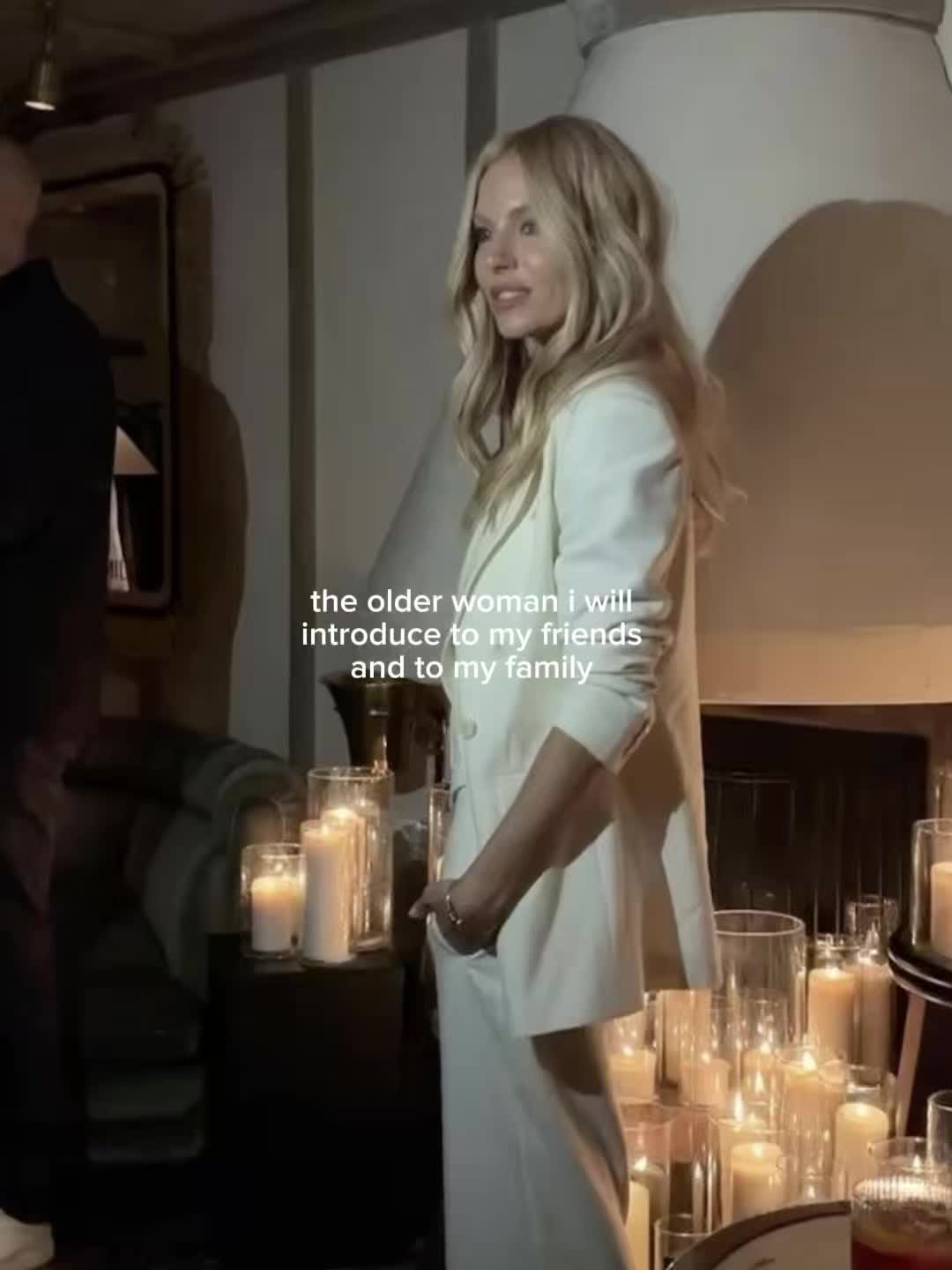 @𝒞