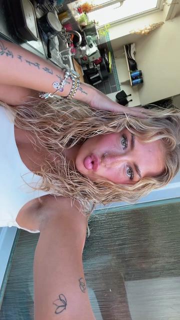 @Caitlynshawx