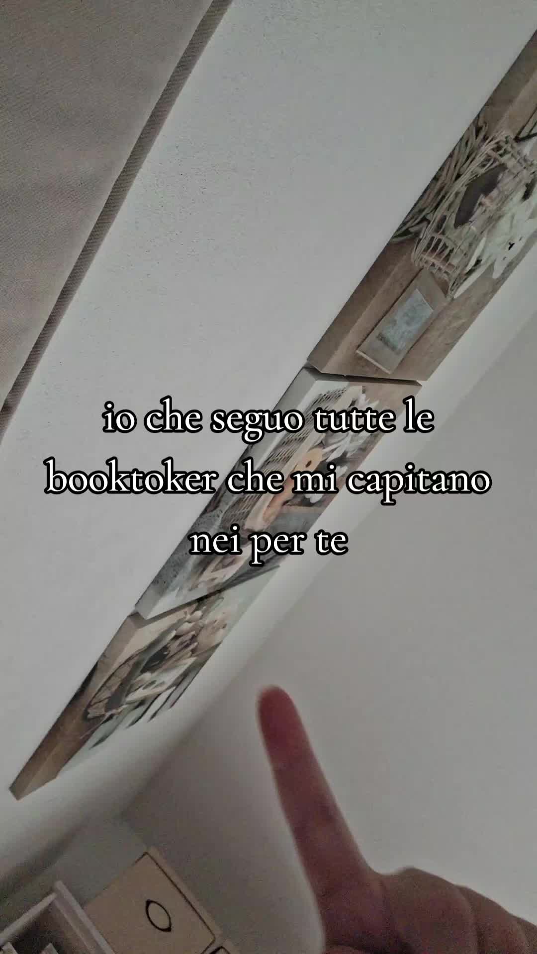 @sonix📚🎧(Hades' version)