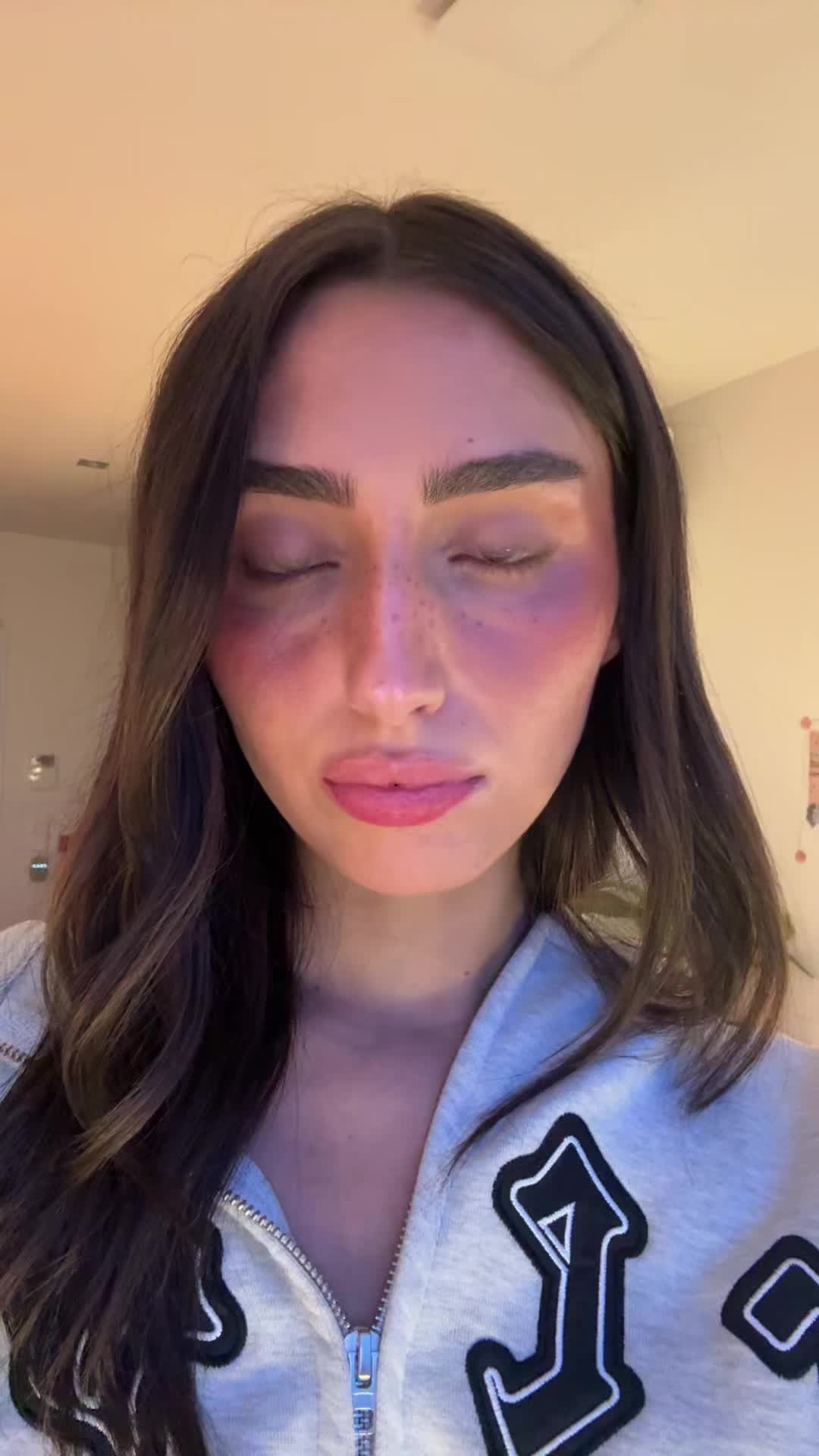 @⠀