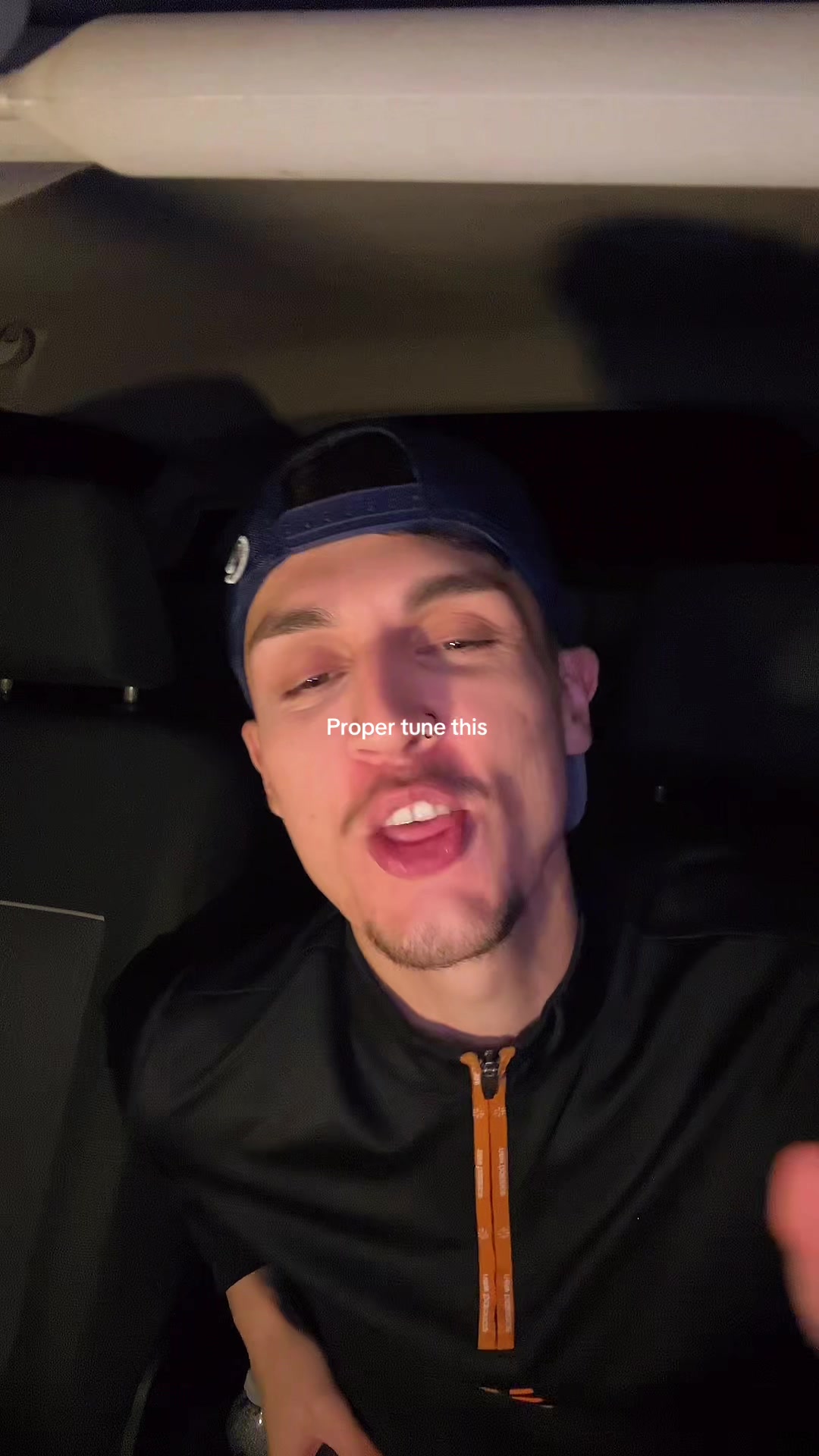 @K T