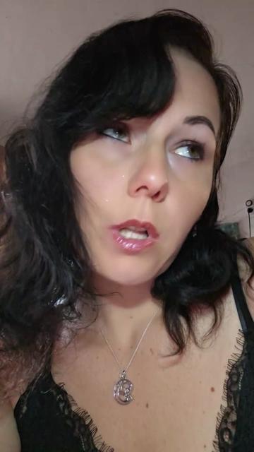 @Juliafee