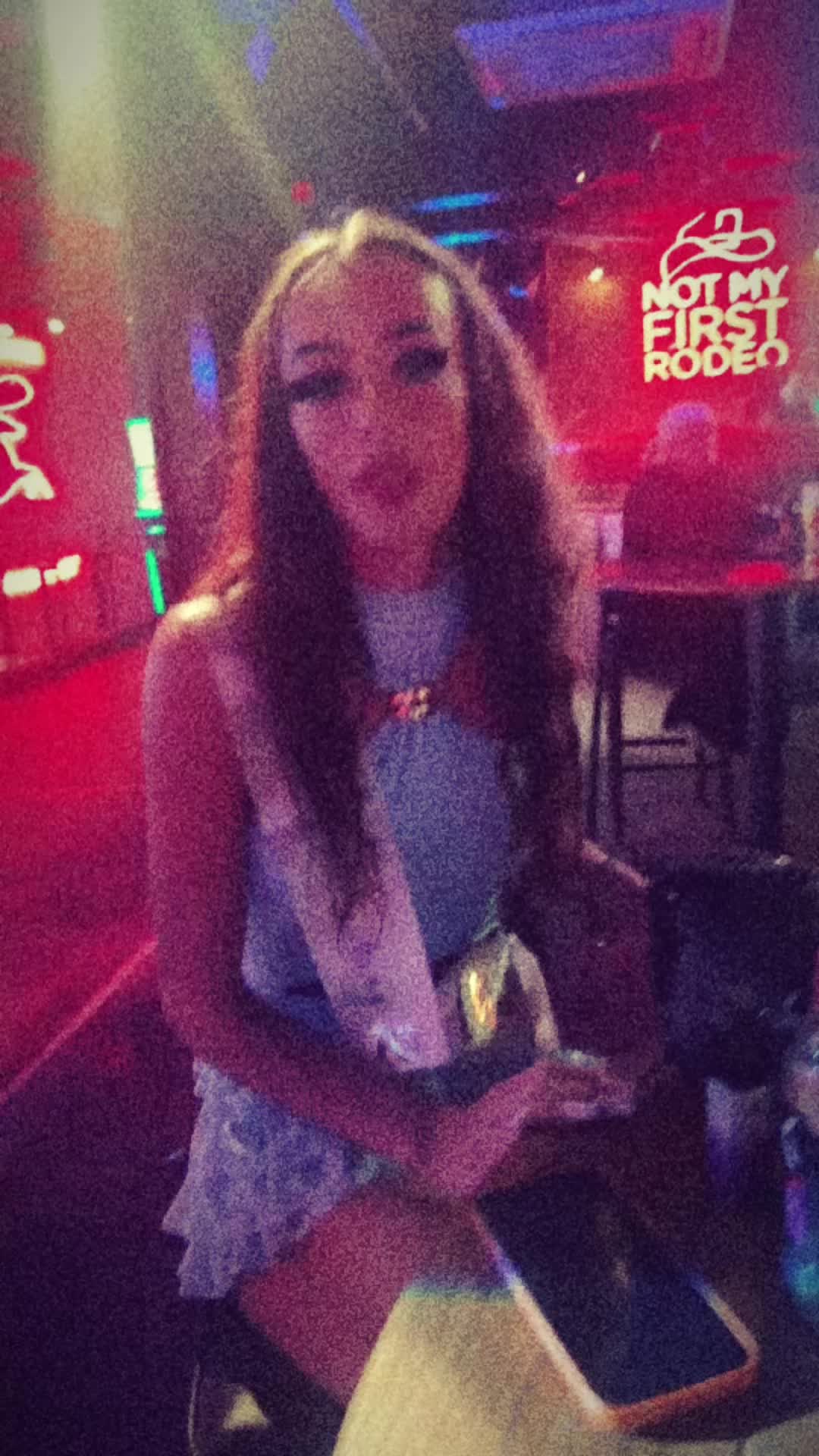 @elleahxo