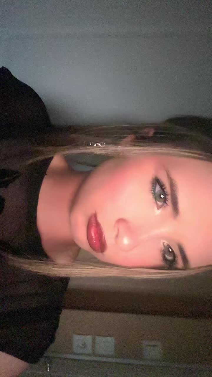 @𝓛𝓸𝓾-𝓐𝓷𝓷𝓮.
