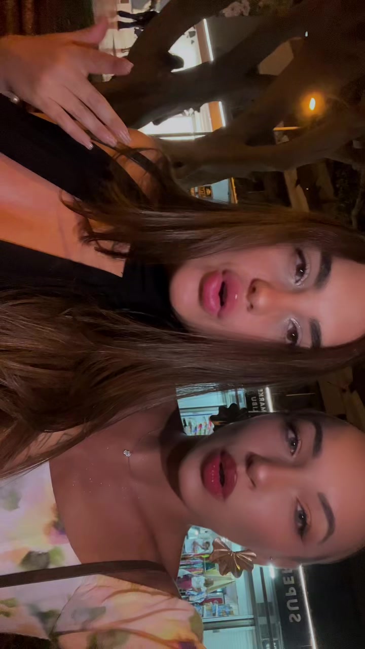 @Tania