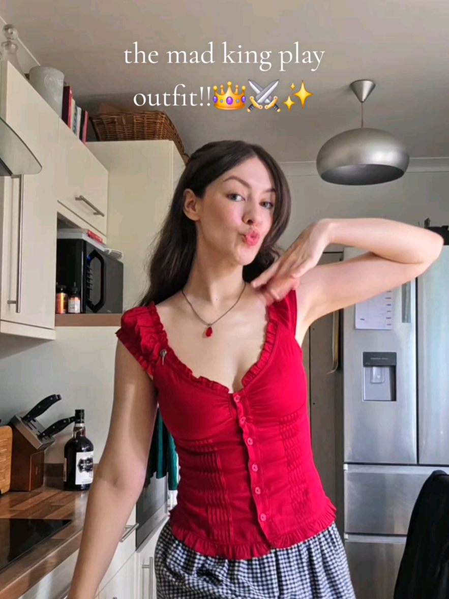 @niamh 🍎🎱✨️