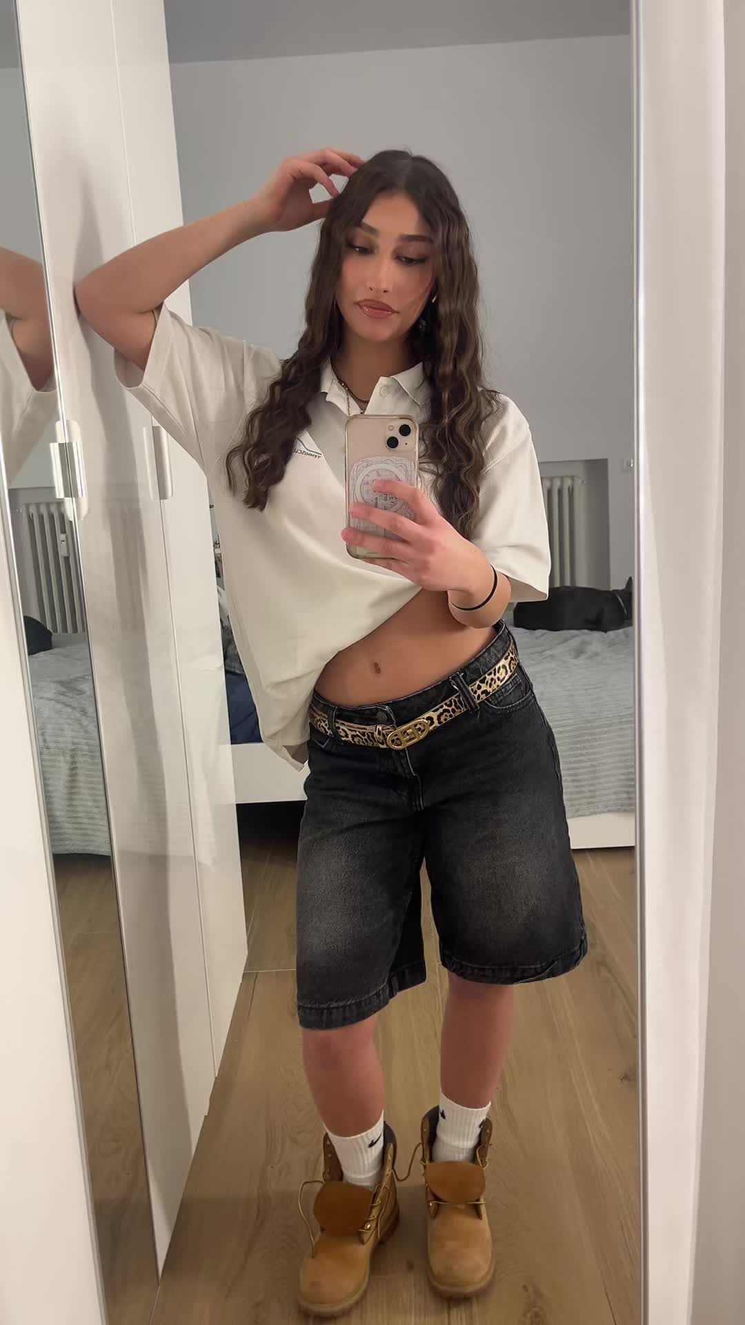 @🦈