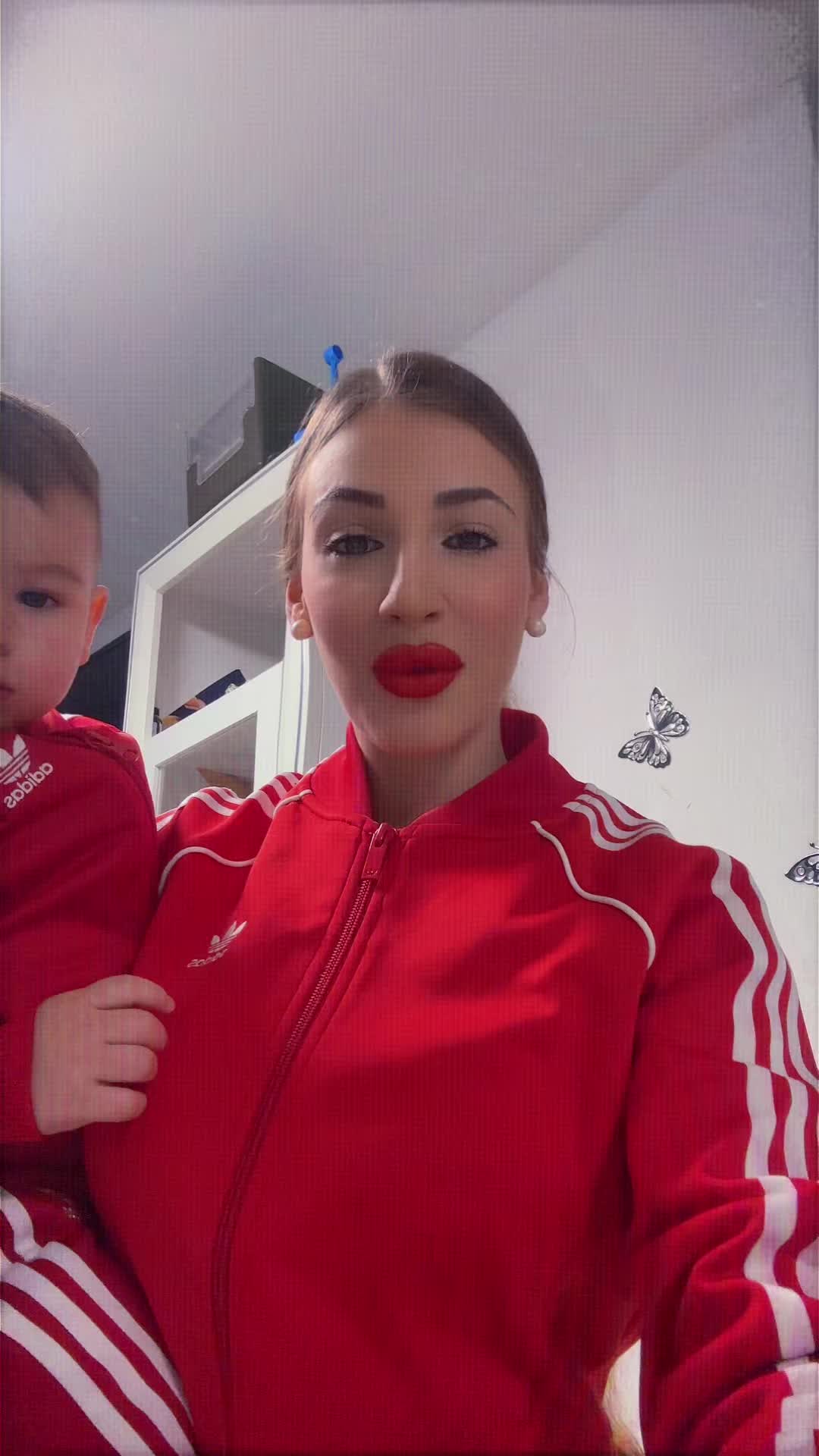 @nayarahernandezz