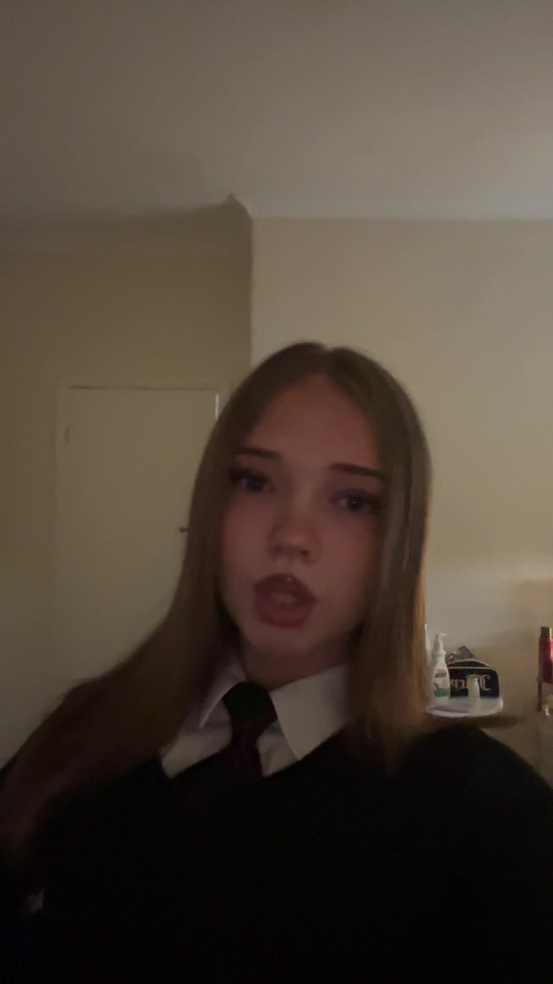 @bella