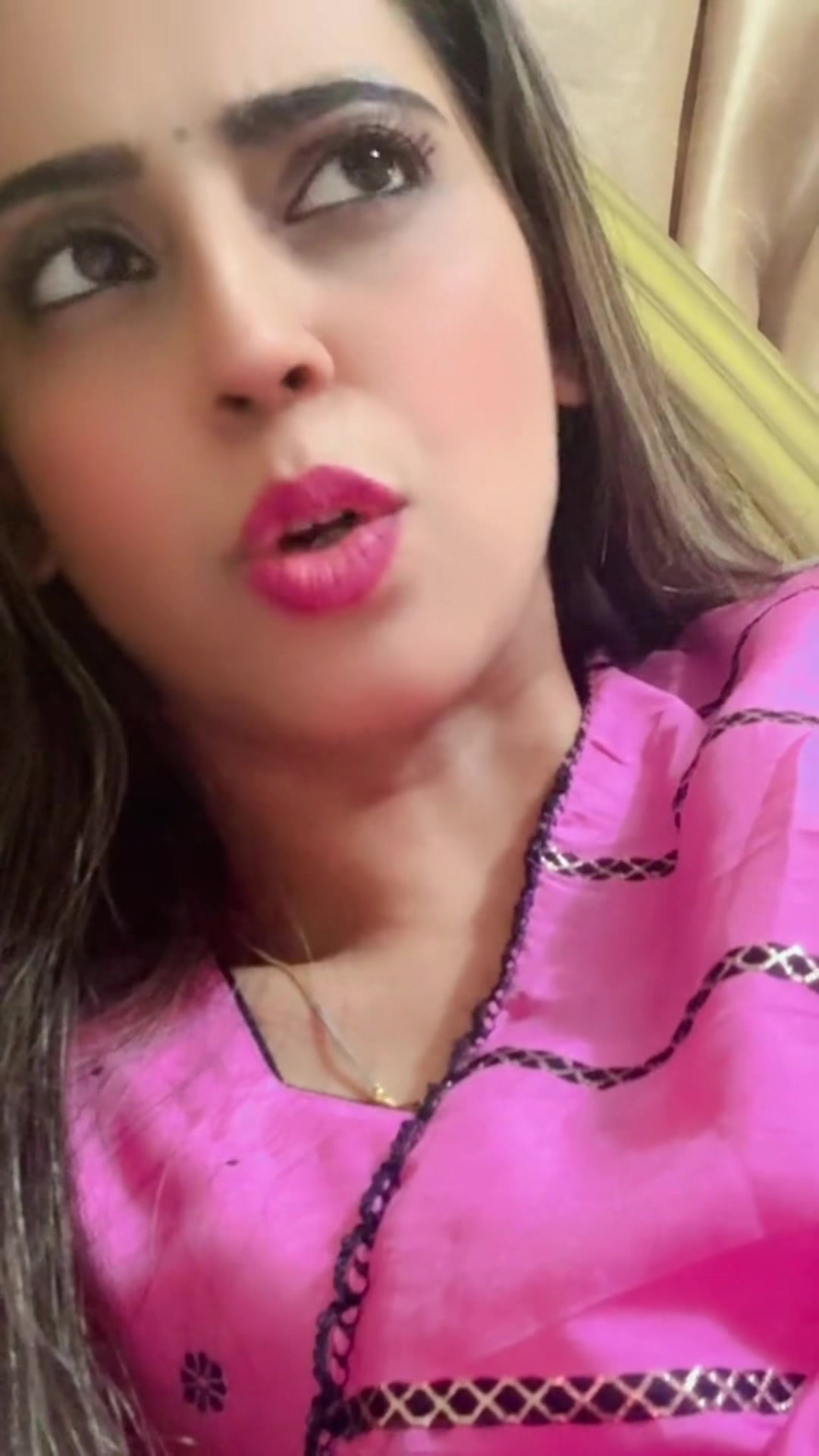 @Pinky_xoxa1