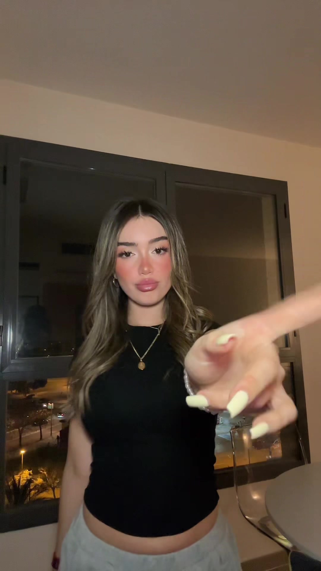 @nicoleegiz