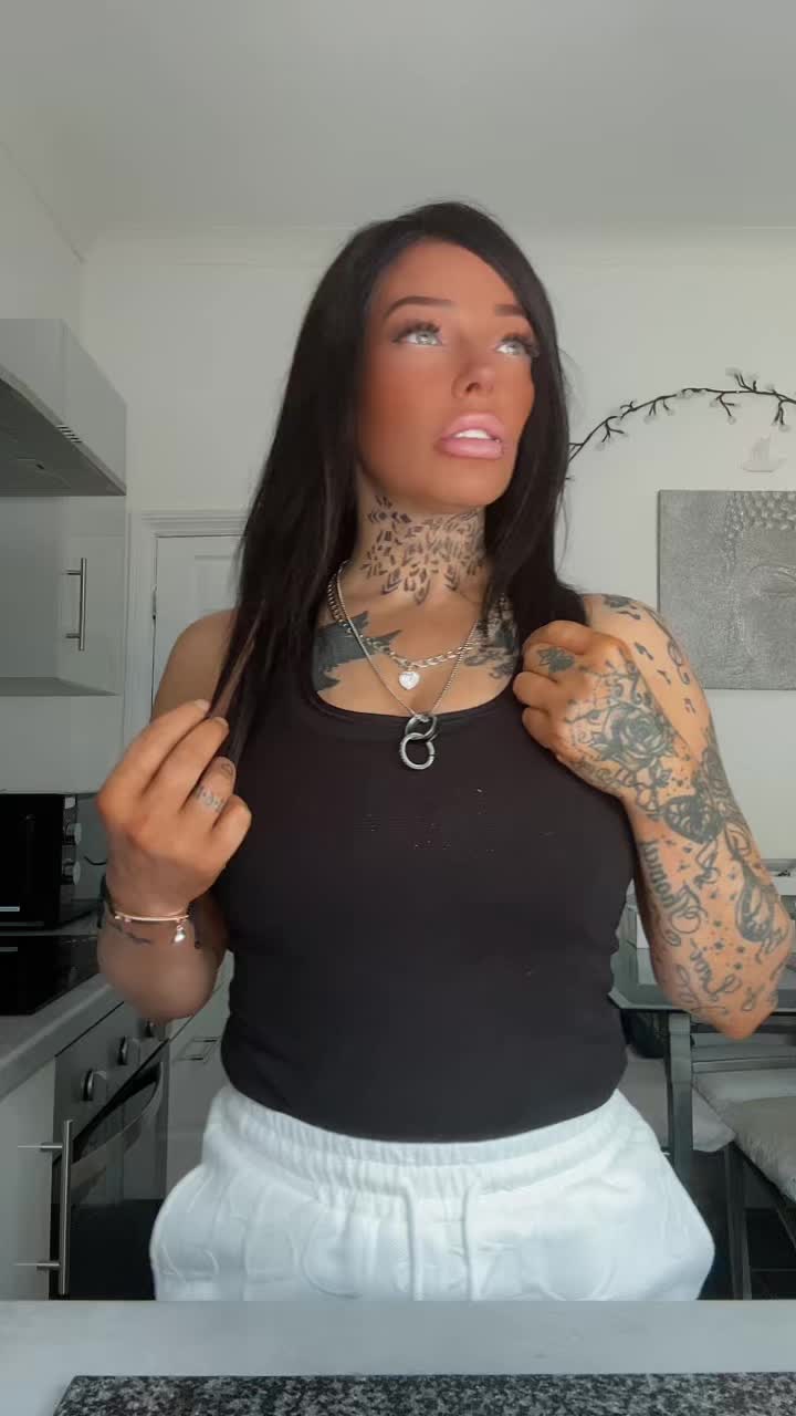 @HailsworthGetto🌈