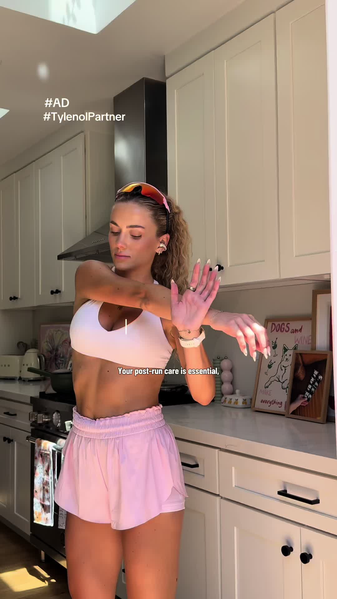 @hollyjobrooks