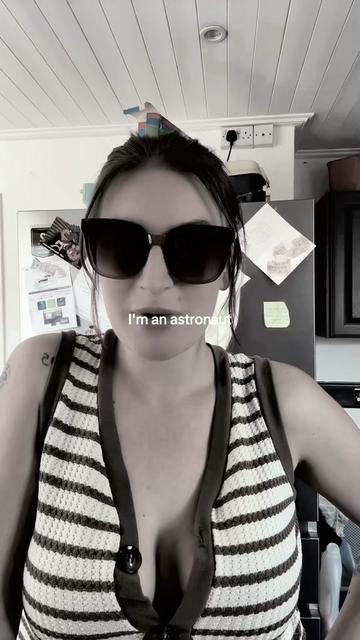 @KM